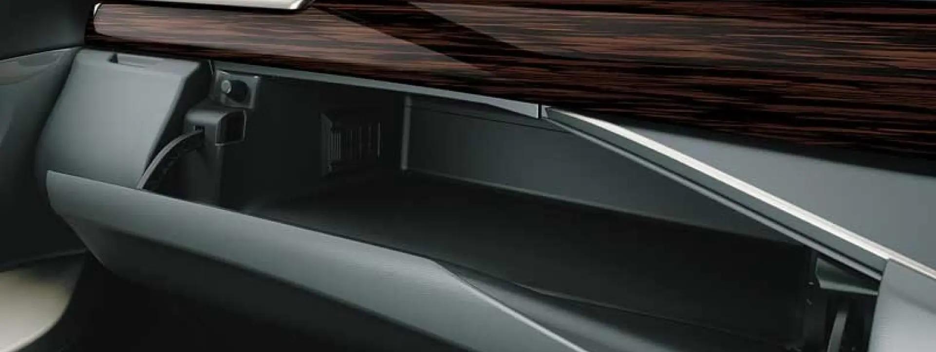 Toyota Innova Crysta Glove box with Cooling