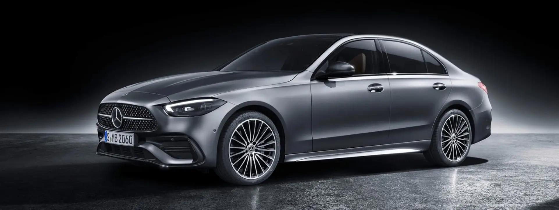 Mercedes-Benz C Class Left Front Three Quarter