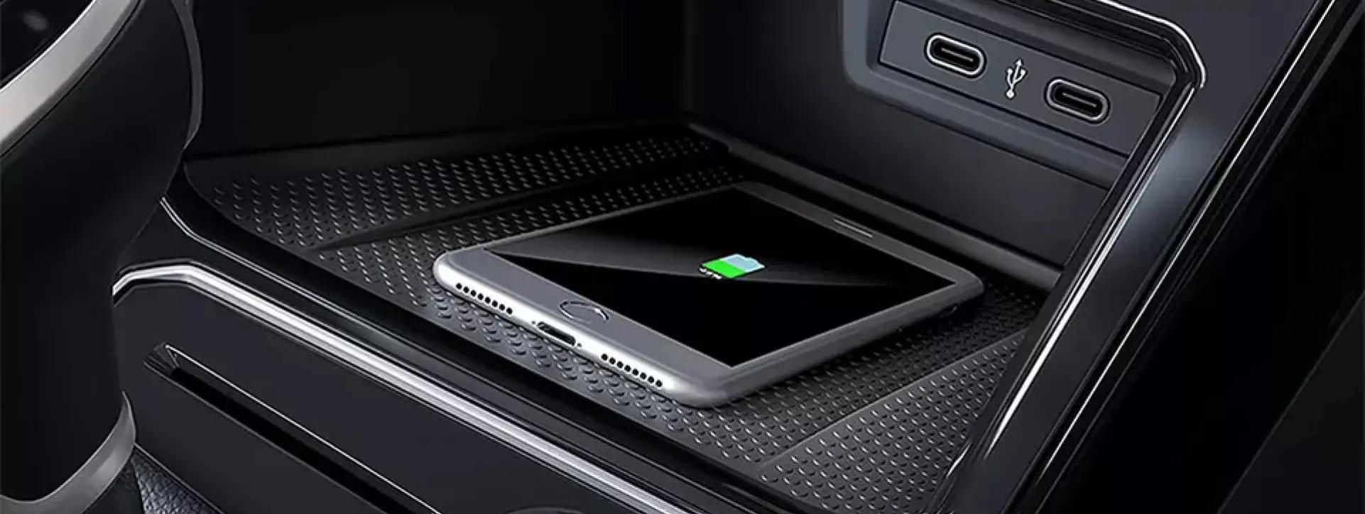 Volkswagen	Virtus Wireless Charging Pad