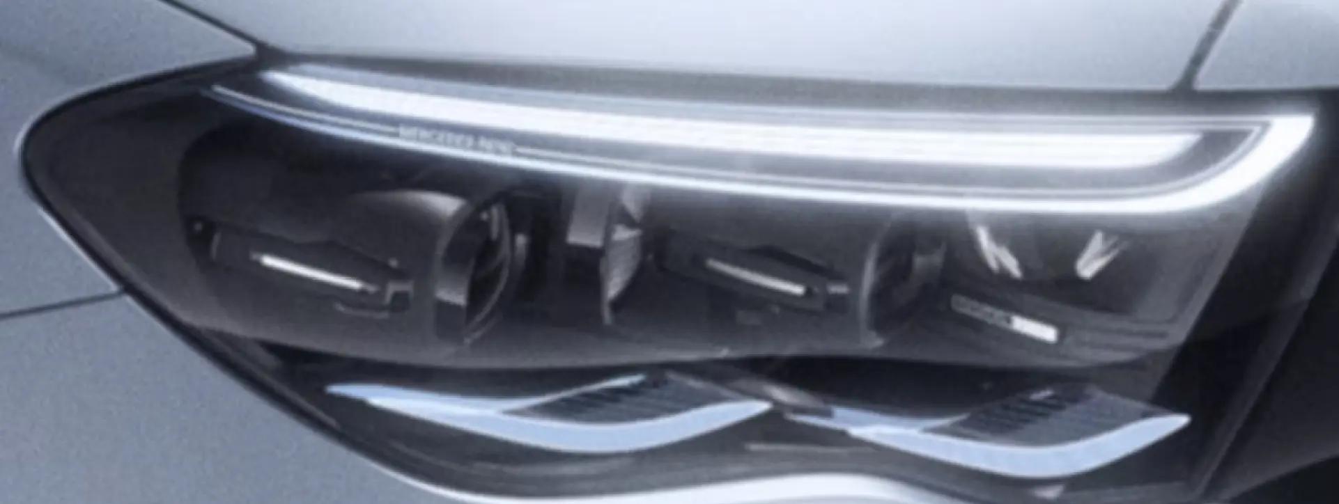 Mercedes-Benz E-Class LWB Headlight