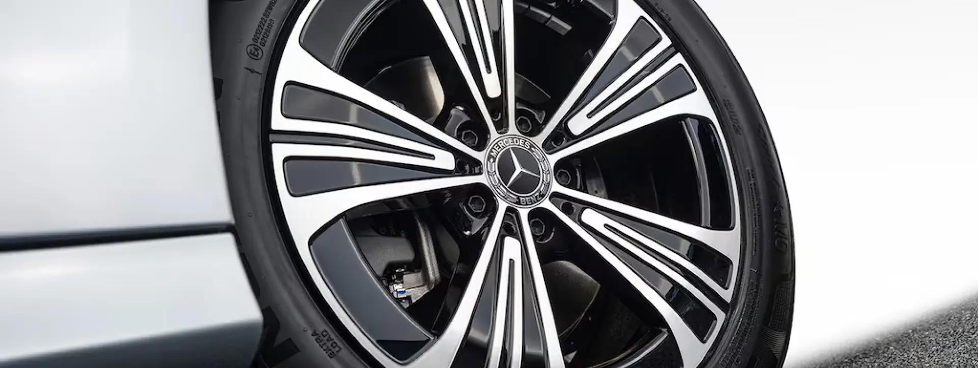 Mercedes-Benz E-Class LWB Wheel