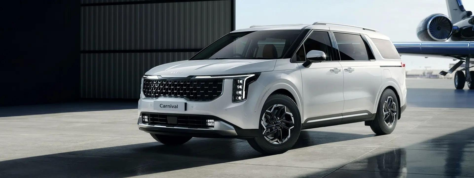 Kia Carnival Left Front Three Quarter