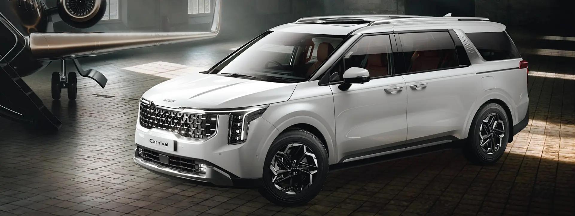 Kia Carnival Left Front Three Quarter