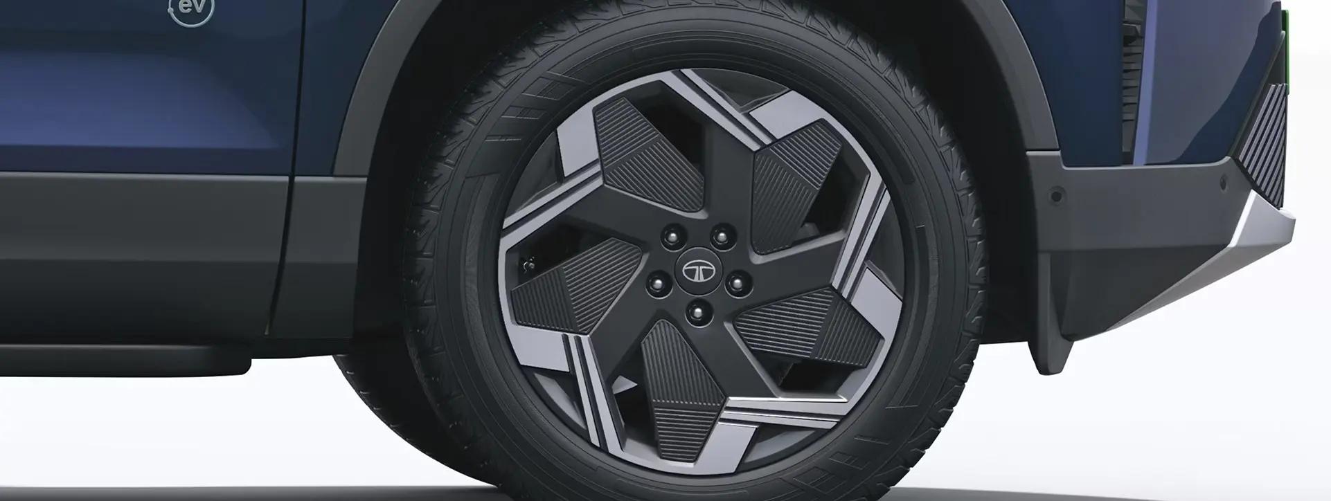 Tata Harrier EV Dual-tone R19 Alloy Wheels