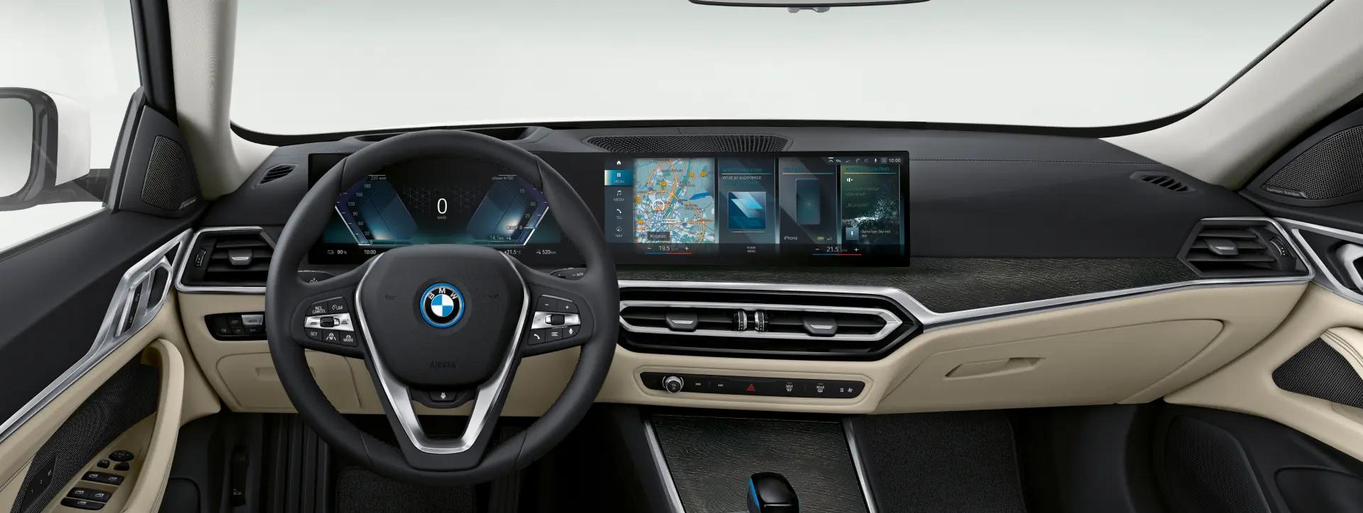 BMW i4 Driver-oriented cockpit
