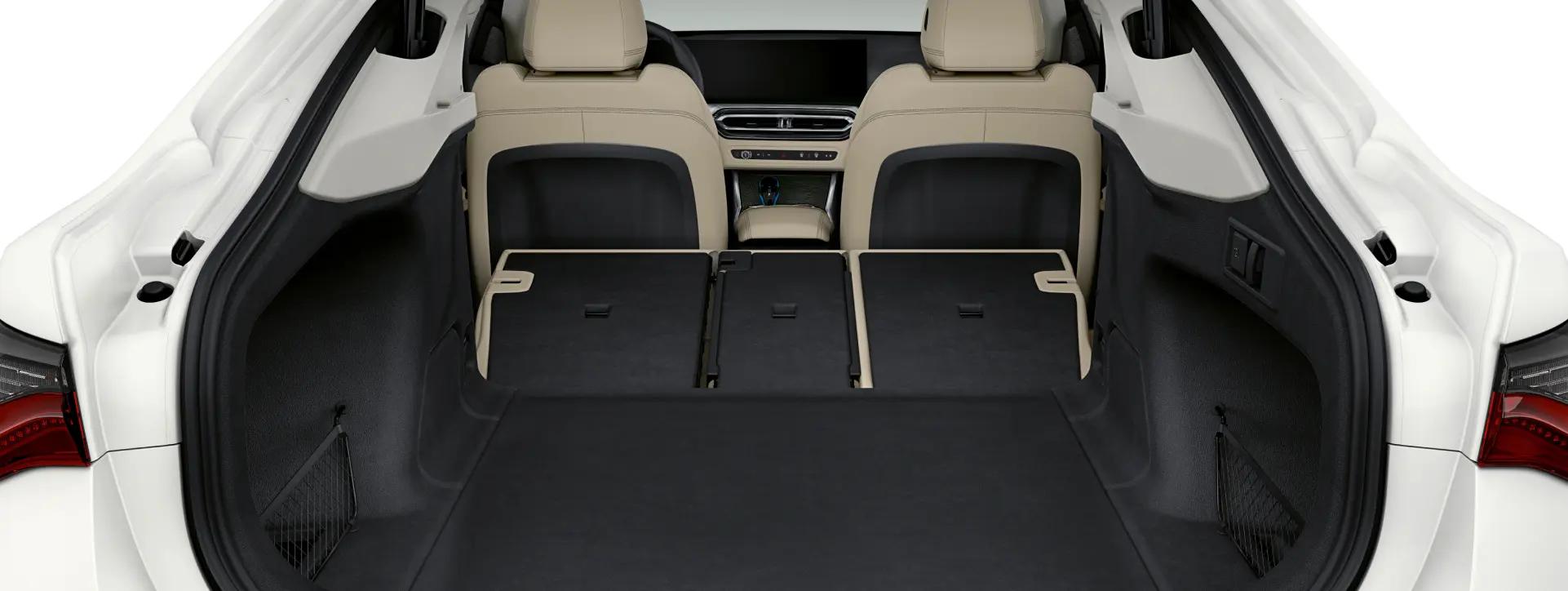 BMW i4 Boots Space
