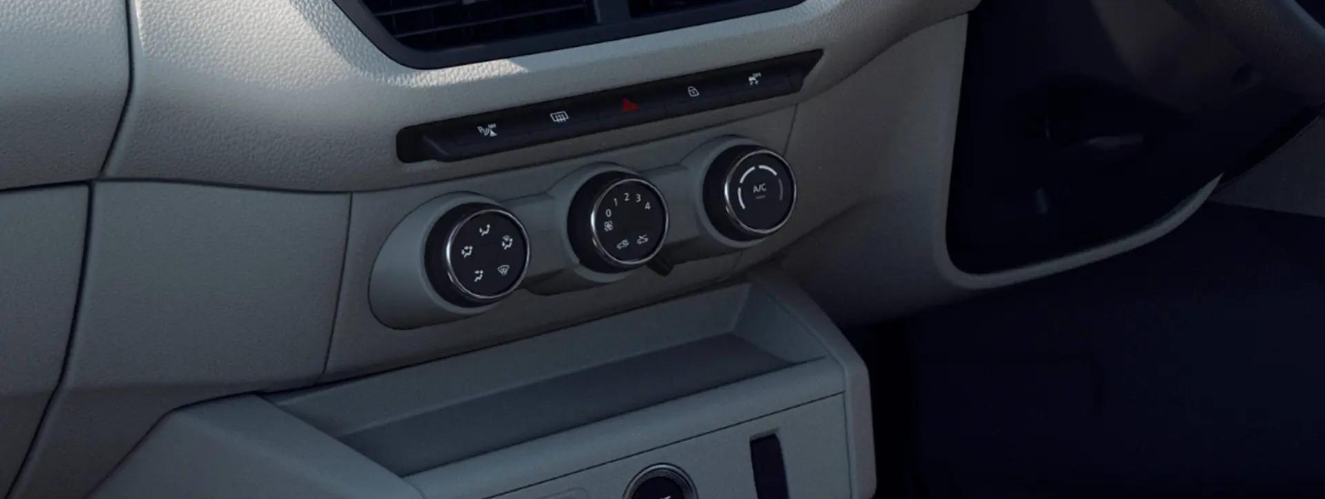 Renault Triber AC Controls