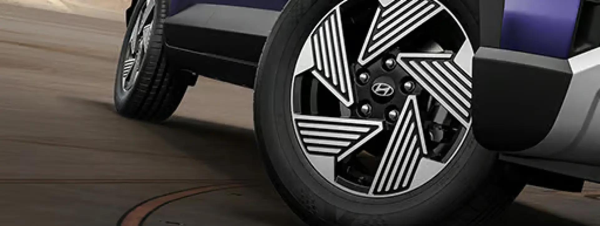 Hyundai VENUE alloy wheel