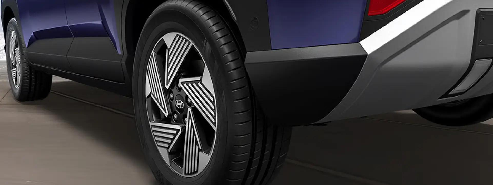 Hyundai VENUE rear alloy wheel