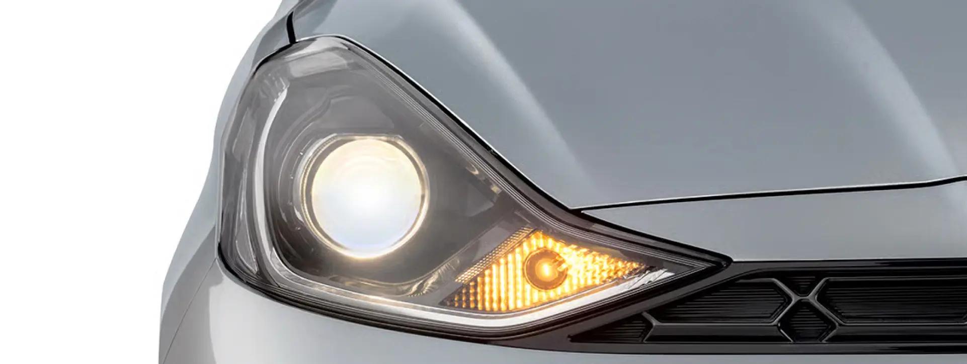 Hyundai	Aura front headlamp