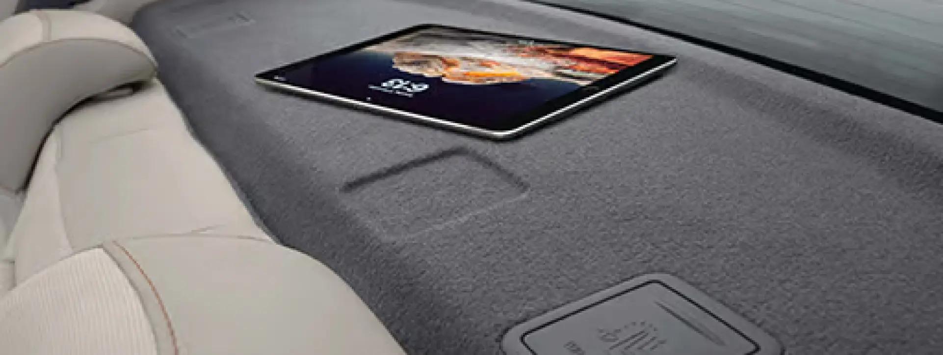 Hyundai	Aura Rear Parcel Tray