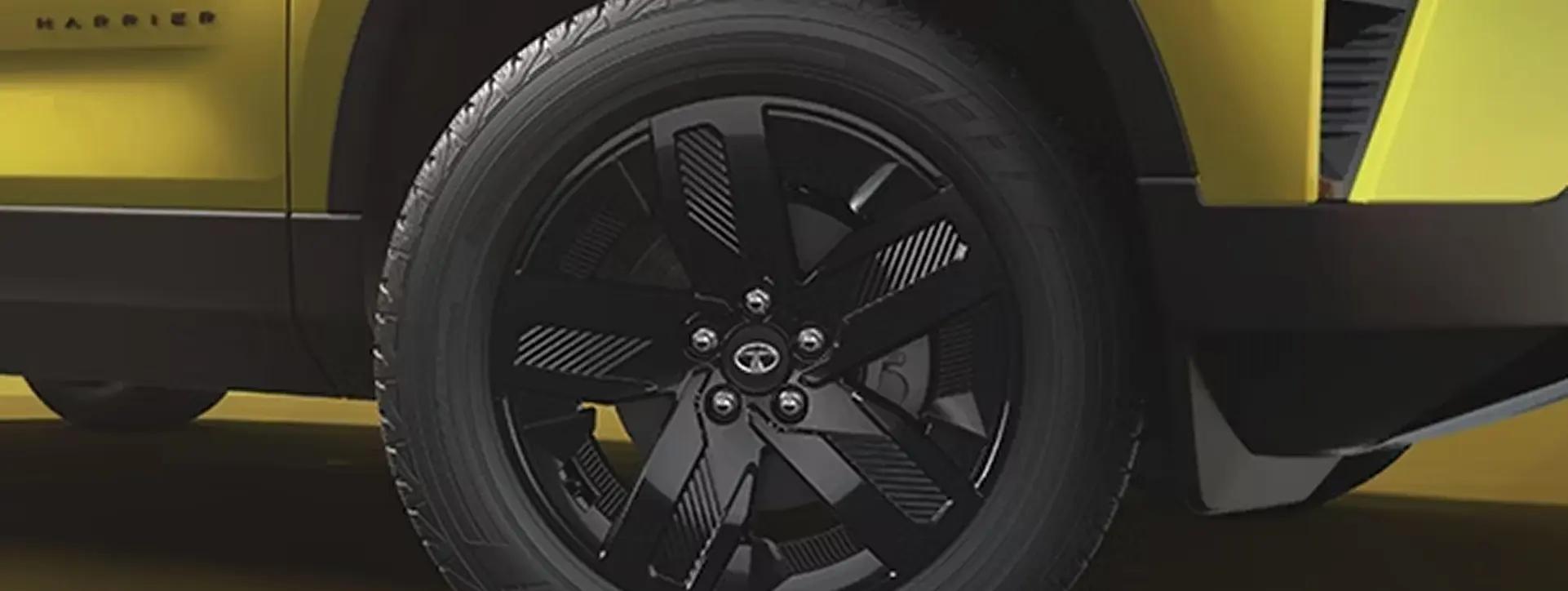 Tata Harrier Stylish R18 Alloys