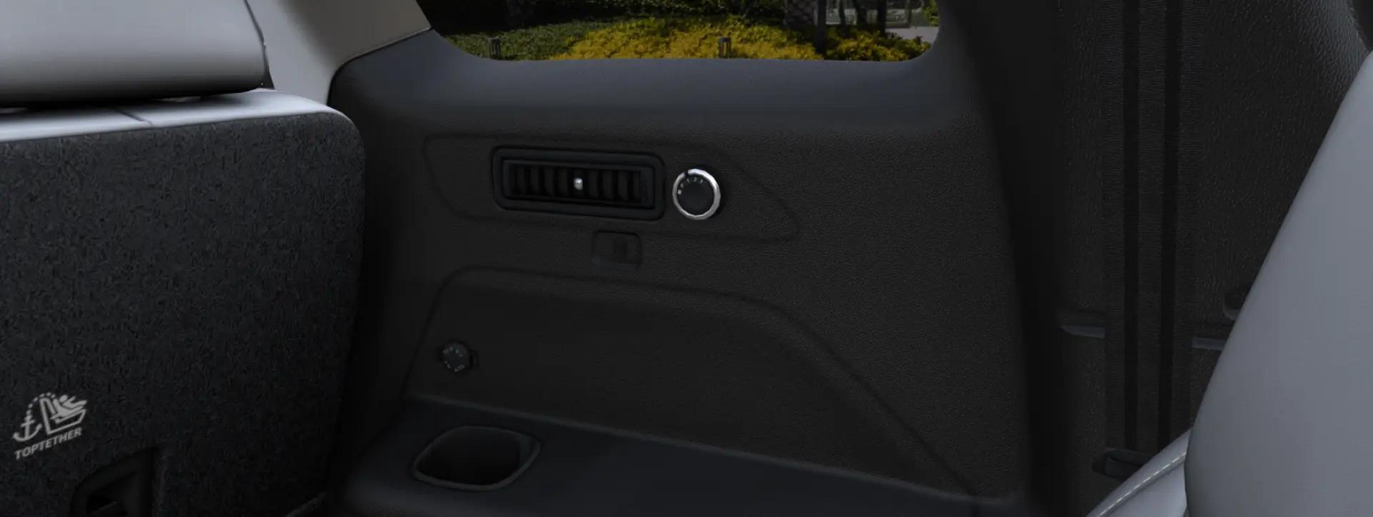 Mahindra XUV 700 Rear Side AC Vents Mahindra XUV 700 Rear Side AC Vents