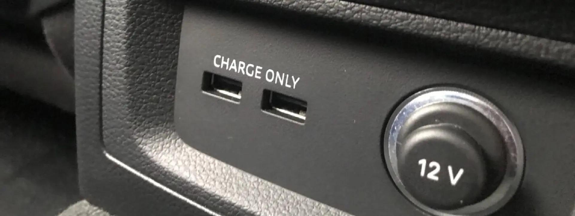 Audi Q5 USB Charging Ports Rear Audi Q5 USB Charging Ports Rear