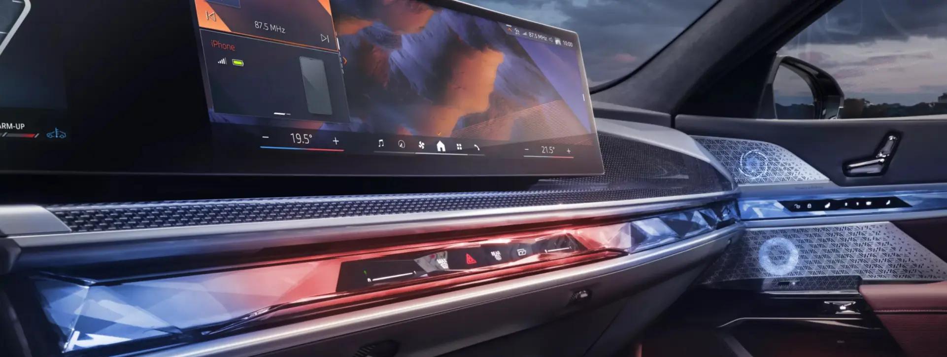 BMW 7 Series High Resolution Curved Display BMW 7 Series High Resolution Curved Display