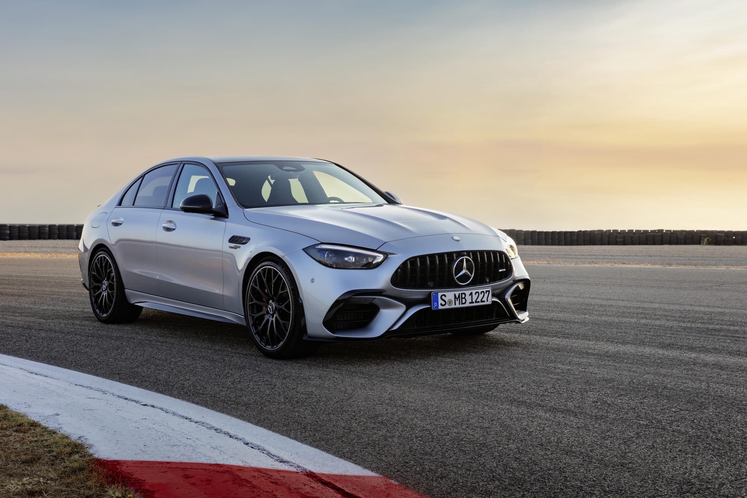 2024-mercedes-amg-c63-s-e-performance