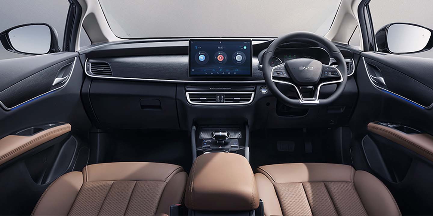 BYD m6 img 3