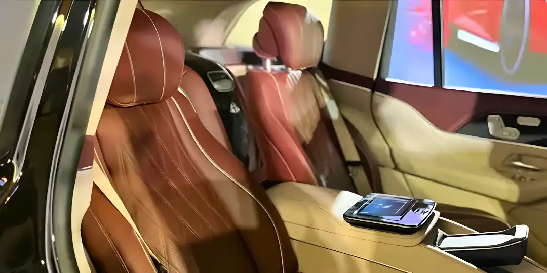 Made-in-India Mercedes-Maybach GLS Price Announced at ₹2.75 Crore 5 Centre armrests for front and rear passengers