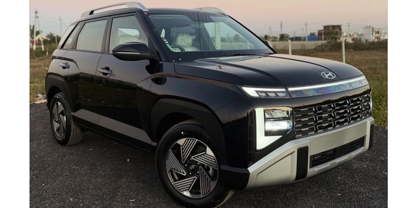 Hyundai Venue Hits 1 Lakh Bookings; New HX8 Diesel AT Variant Launched at Rs 13.70 Lakh 