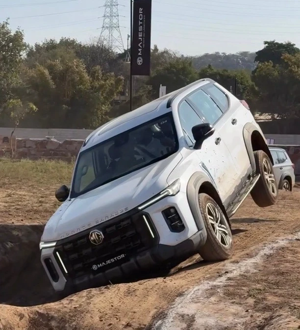 MG Majestor Variants Explained: Sharp vs Savvy Features 3 MG Majestor Savvy