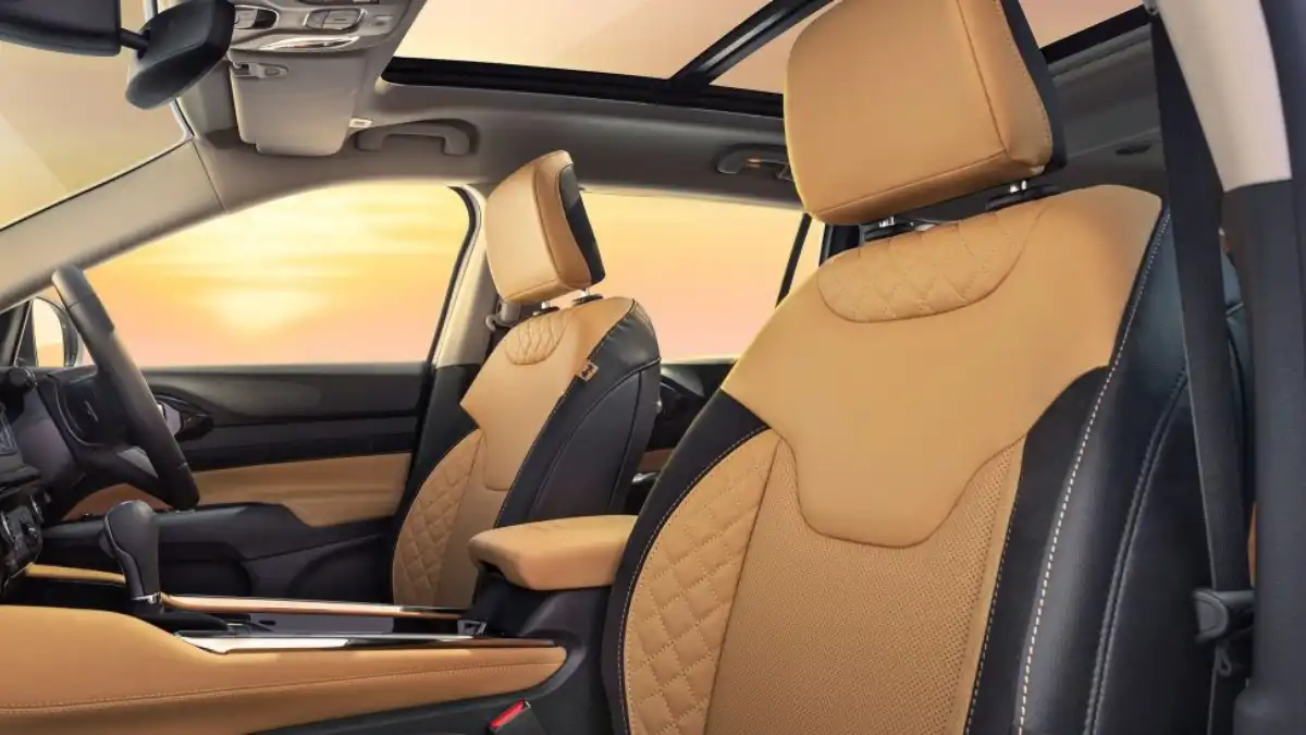 Jeep Meridian Track Edition Front Seats