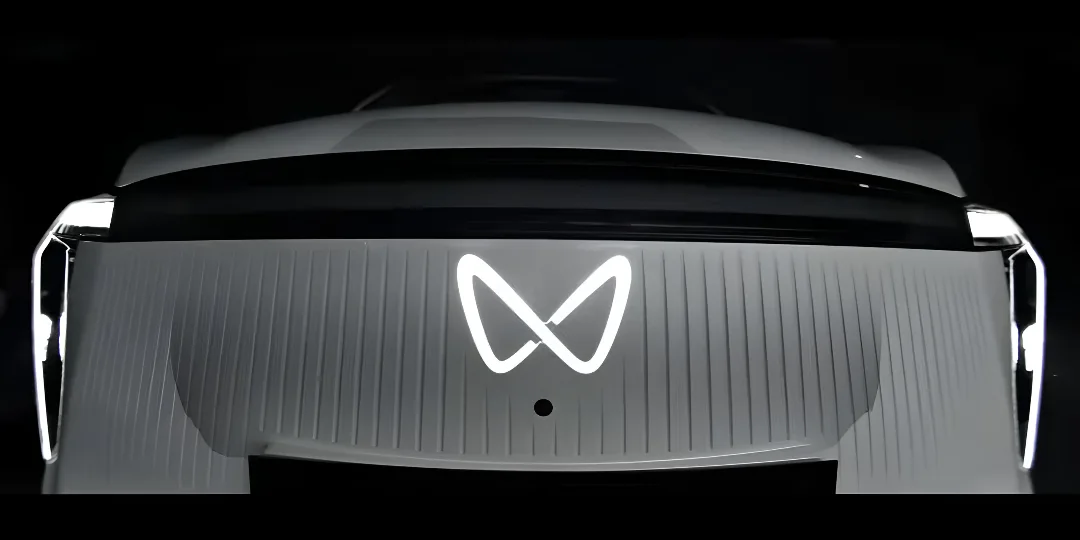 Mahindra XEV 9S font view