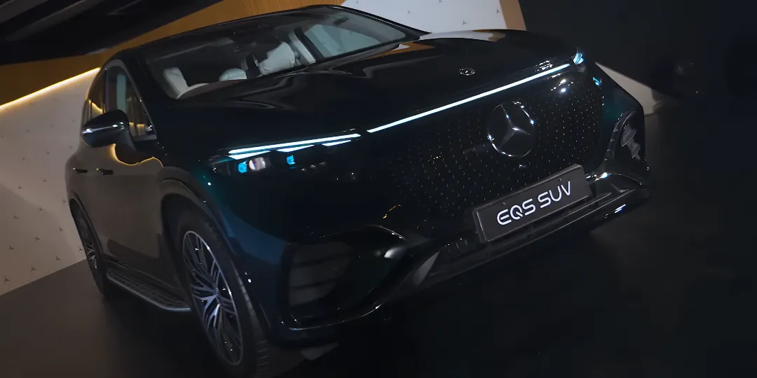 Mercedes-Benz EQS SUV Celebration Edition Exterior Design_