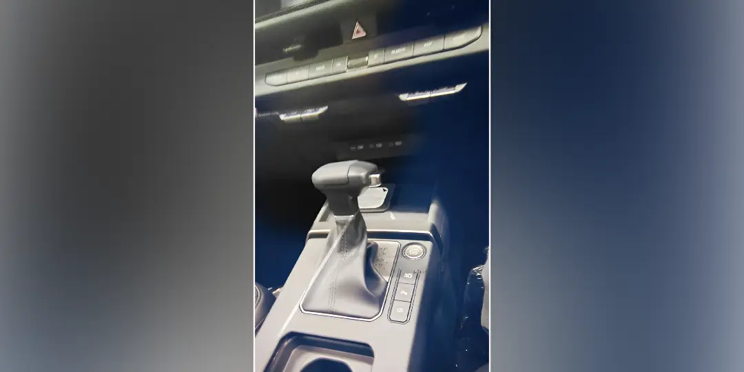 New Kia Seltos GT Line Variant Spied With Updated Interior Ahead of Debut---power AT trammsion