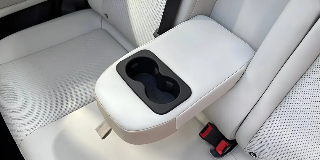 Rear Centre Armrest