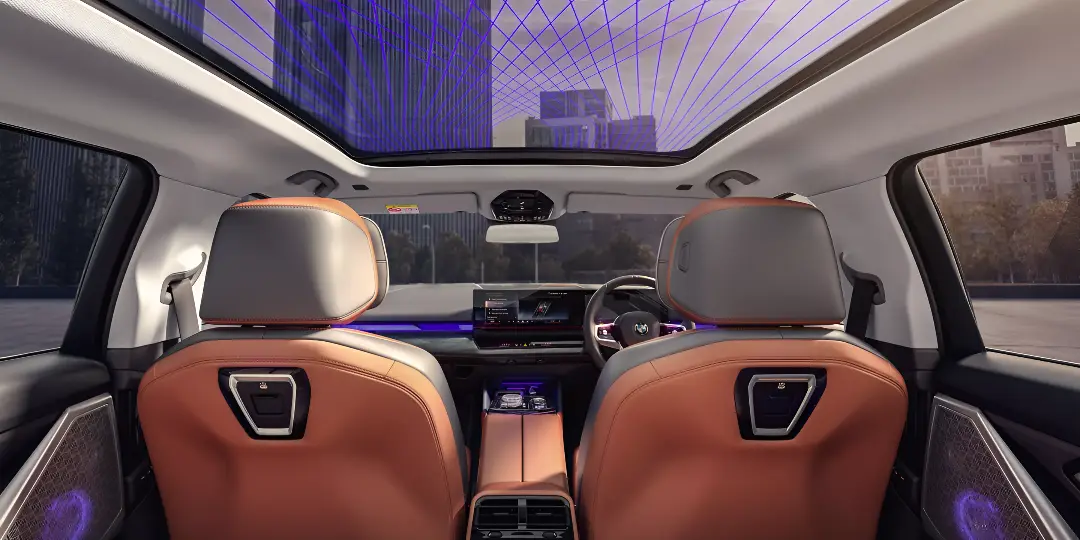 BMW 5 Series LWB Gets Panorama Glassroof Sky Lounge 