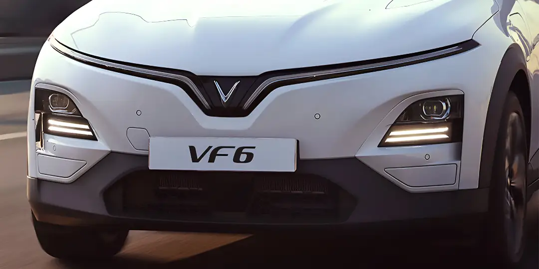 Striking Front Fascia with Signature V‑Shaped DRLs