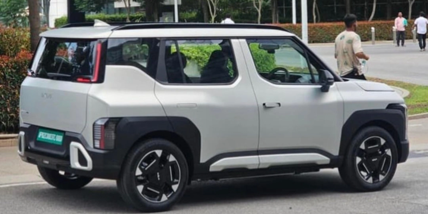 Kia Syros EV spied completely undisguised ahead of launch 2 Kia Syros EV spied completely undisguised ahead of launch-1