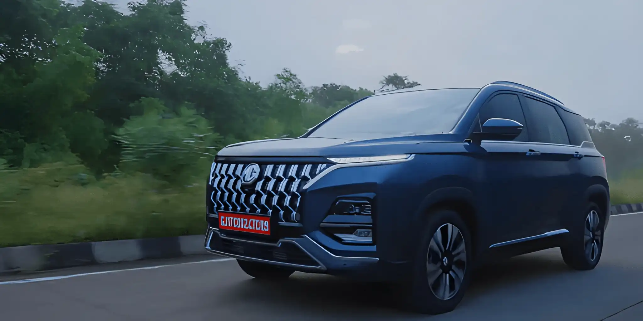 MG Hector Revised Front-End Design Enhances Road Presence 