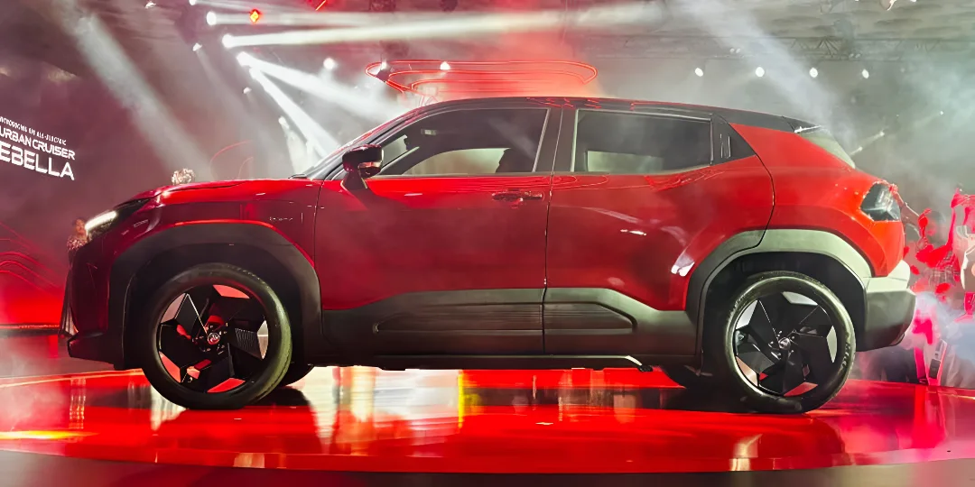 Toyota Urban Cruiser side view