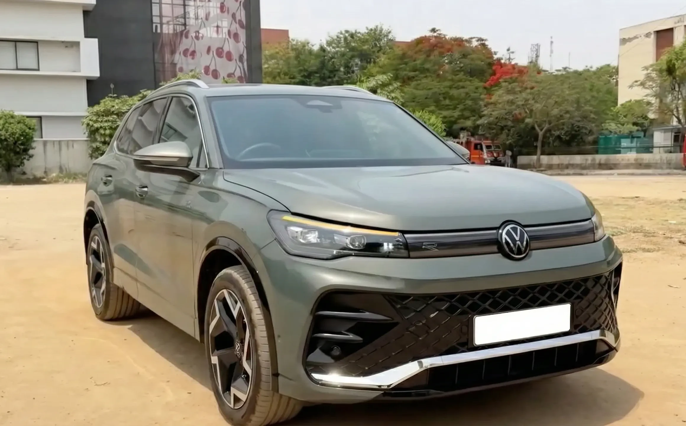 Volkswagen Tayron India Launch: 7-Seater Luxury SUV Starts at ₹46.99 Lakh – Key Highlights